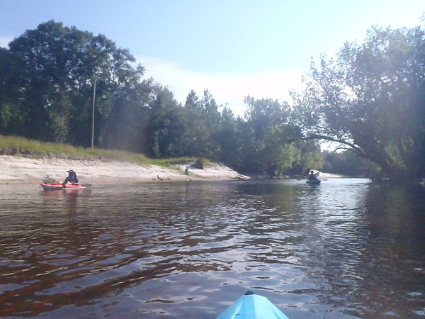 [Two boats at Lakeland-Waycross Power Line --GQ C1, 08:39:19, 31.040132, -83.046073]