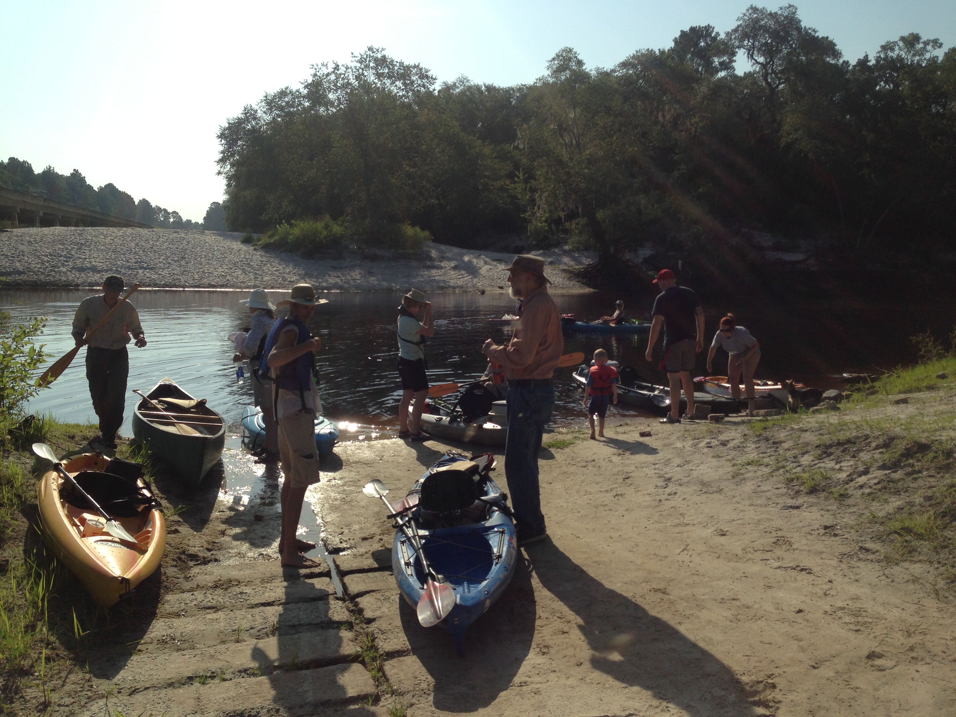 Embarking, Lakeland Boat Ramp, --GQ C2 09:05:24, 31.0458861, -83.0436083