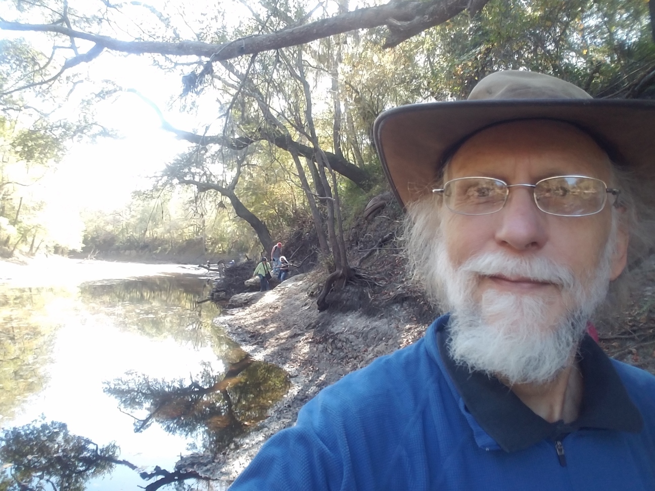 People crossing deadfall, 30.5841667, -83.0519444