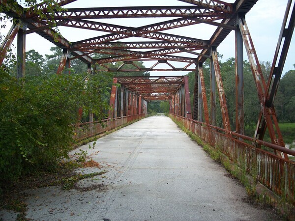 [Old Hillman Bridge by Ebyabe, Creative Commons Attribution ShareAlike 3.0]