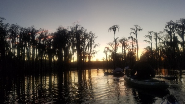 Line of paddlers, 17:49:20, 31.0386478, -83.0772416