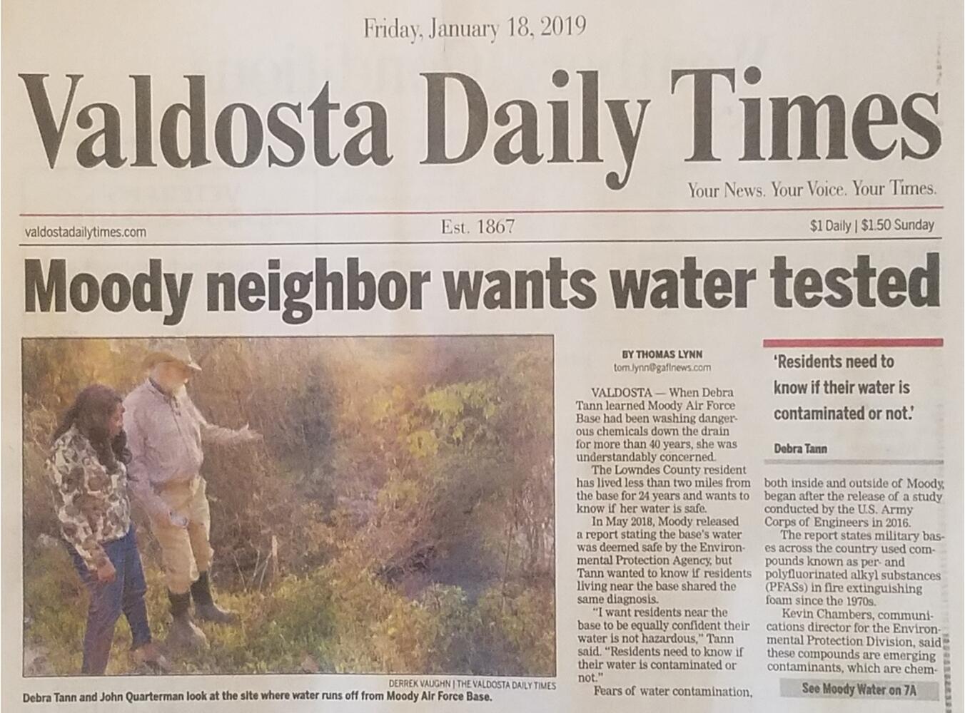 Debra Tann and John Quarterman look at the site where water runs off from Moody Air Force Base. Photo: Derrek Vaughn, The Valdosta Daily Times. 2019-01-18