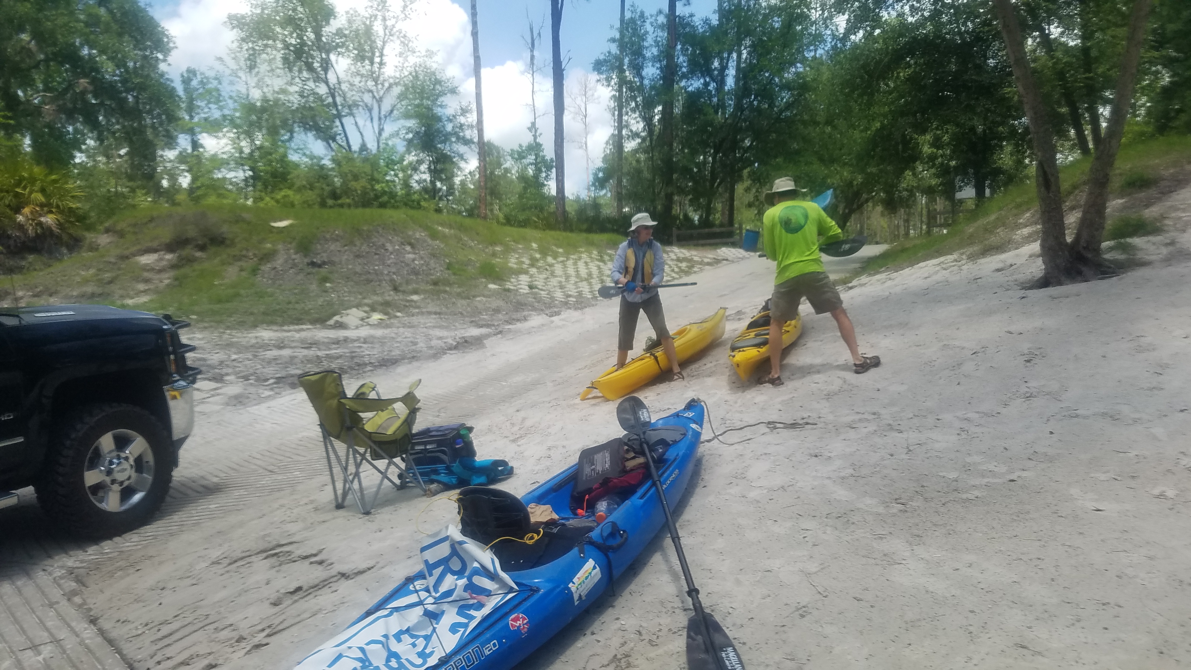 Kayaks, Cone Bridge Ramp, 14:00:36, 30.4449187, -82.6709950