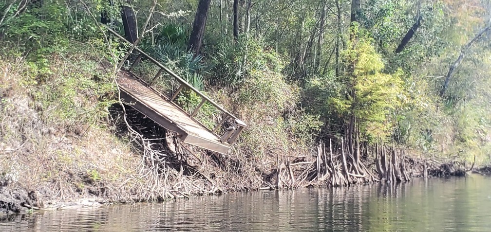 Tilted dock, Hamco Parcel 5099-280, 11:27:12, 30.6320303, -83.2982769