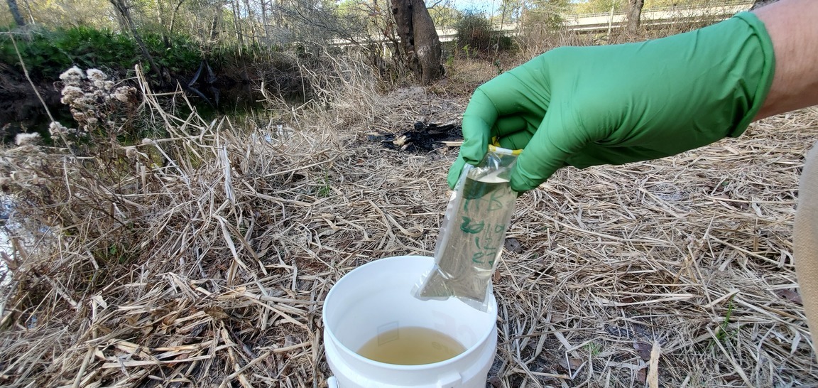 Whirlpak, bucket, river, Hagan Bridge, 15:25:14