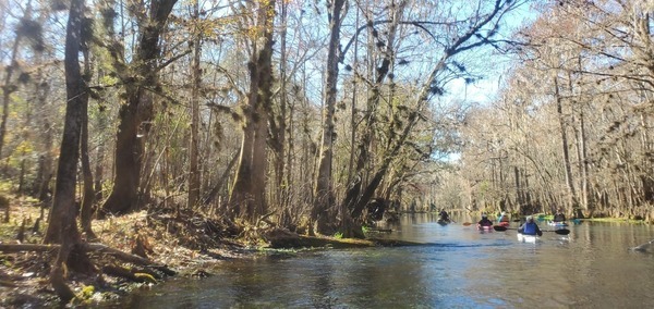 Left bank with paddlers, 12:09:33, 29.9565910, -82.7801790