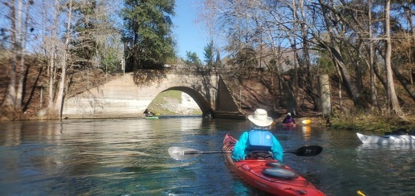 Shelby under the US 27 bridge, 13:18:57, 29.9521920, -82.7862880