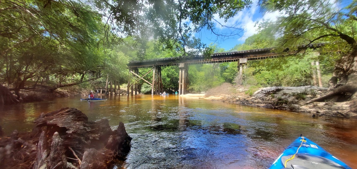 Vista of RR bridge, 11:46:16