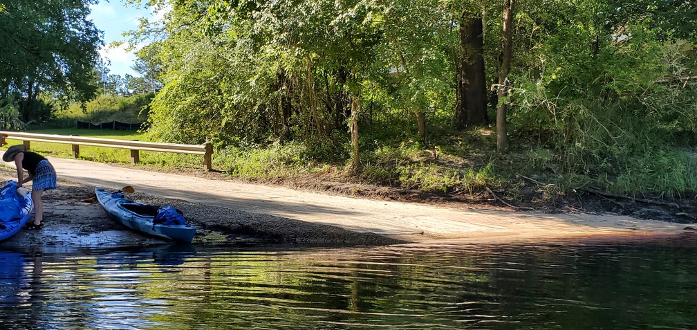 Sunlight on the boat ramp, 2020:07:19 09:30:01, 30.2449142, -83.2491262