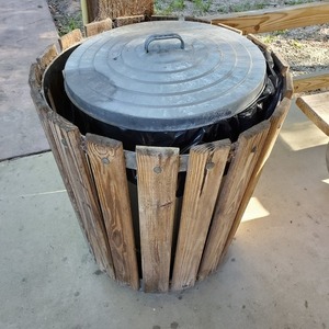 [Trash can, 2020:07:19 08:40:25, 30.2466024, -83.2461275]