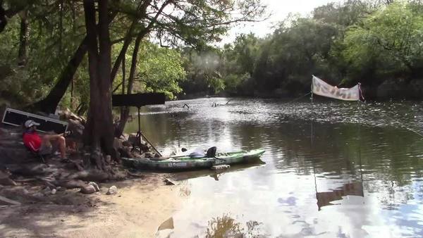 [Movie: First paddlers returning]