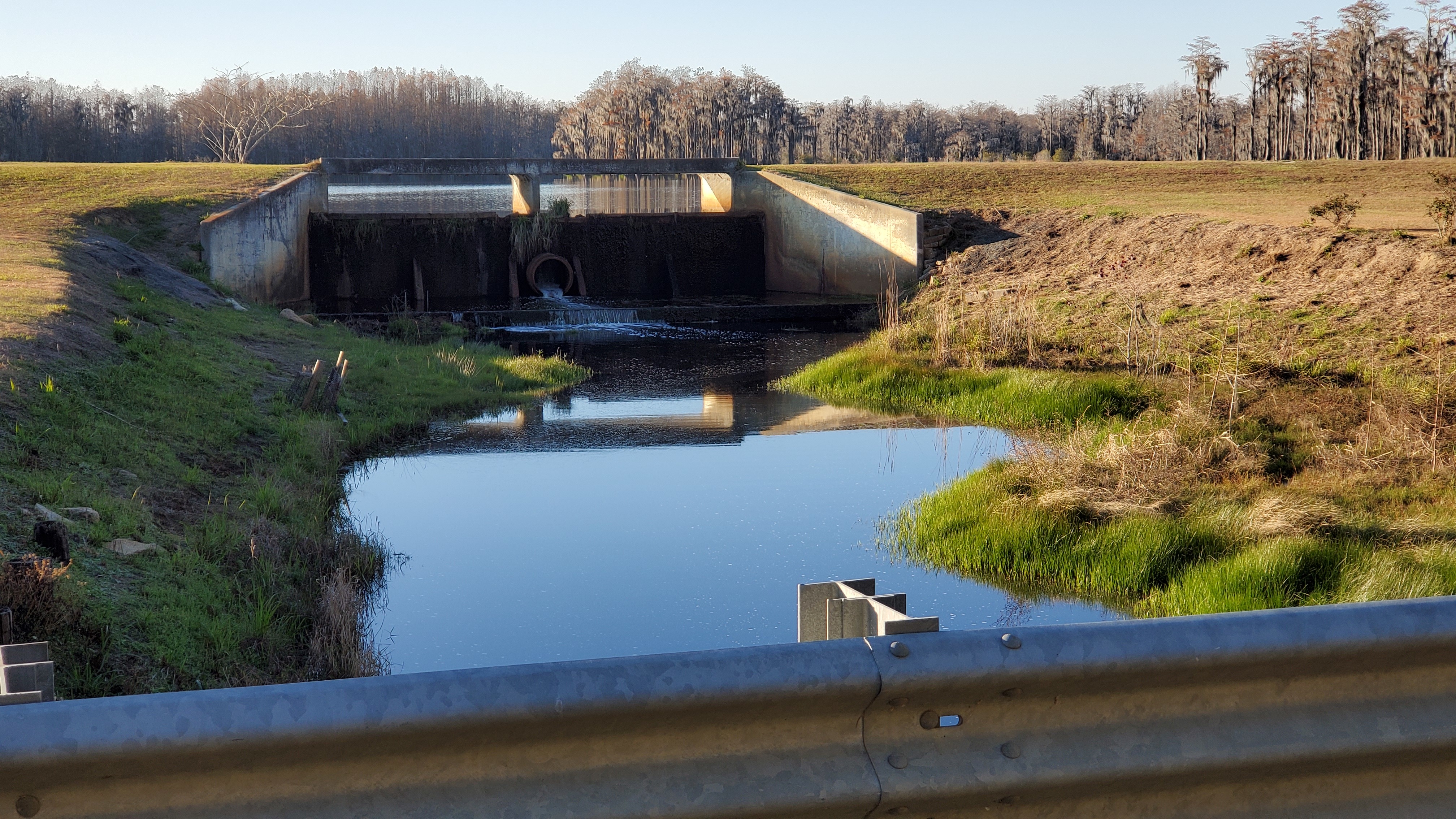 Spillway, Hutchinson Pond, 16:22:31, 31.0554820, -83.3514000