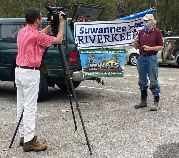 [Suwannee Riverkeeper interviewed by WJCB, Photo: Gretchen Quarterman]