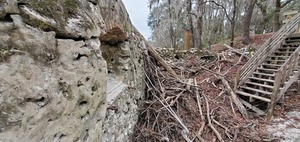 [Wall, trash, steps]