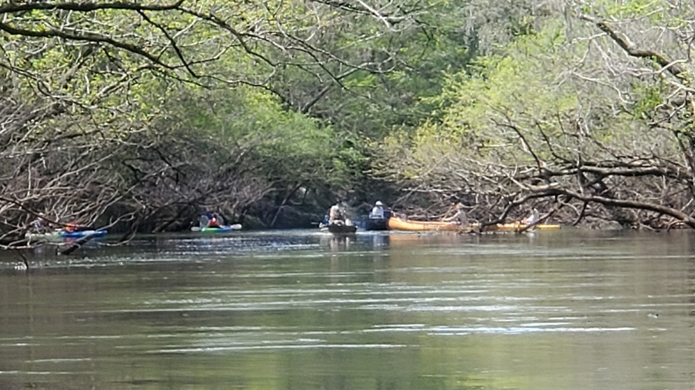 Paddlers at lunch spot, 12:18:02, 30.8175220, -83.4239080