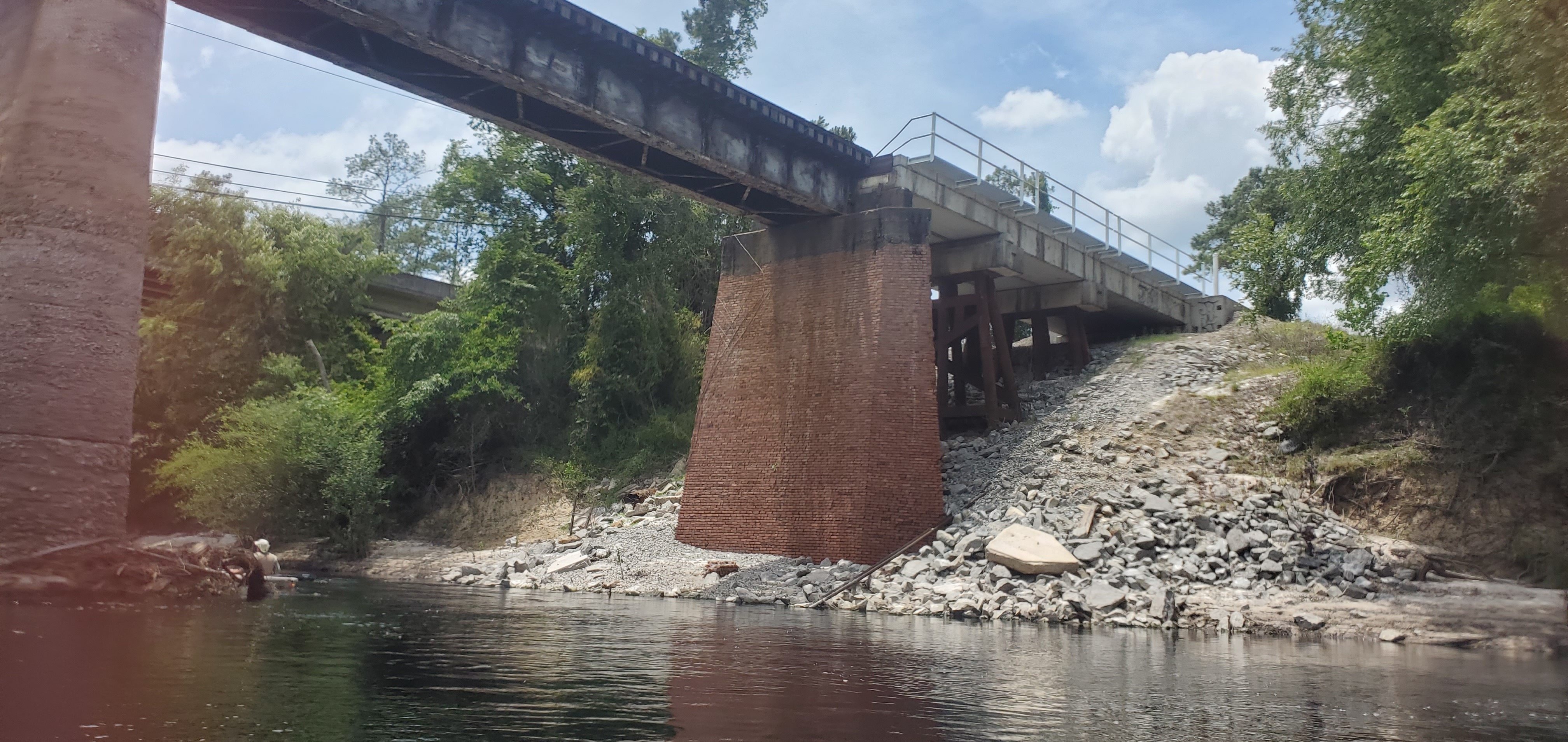 RR Bridge right bank, 13:51:27, 30.3266395, -82.7378503