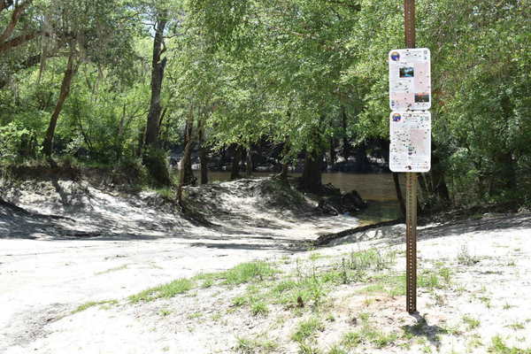 [Signs, Knights Ferry Boat Ramp 2021-05-20]