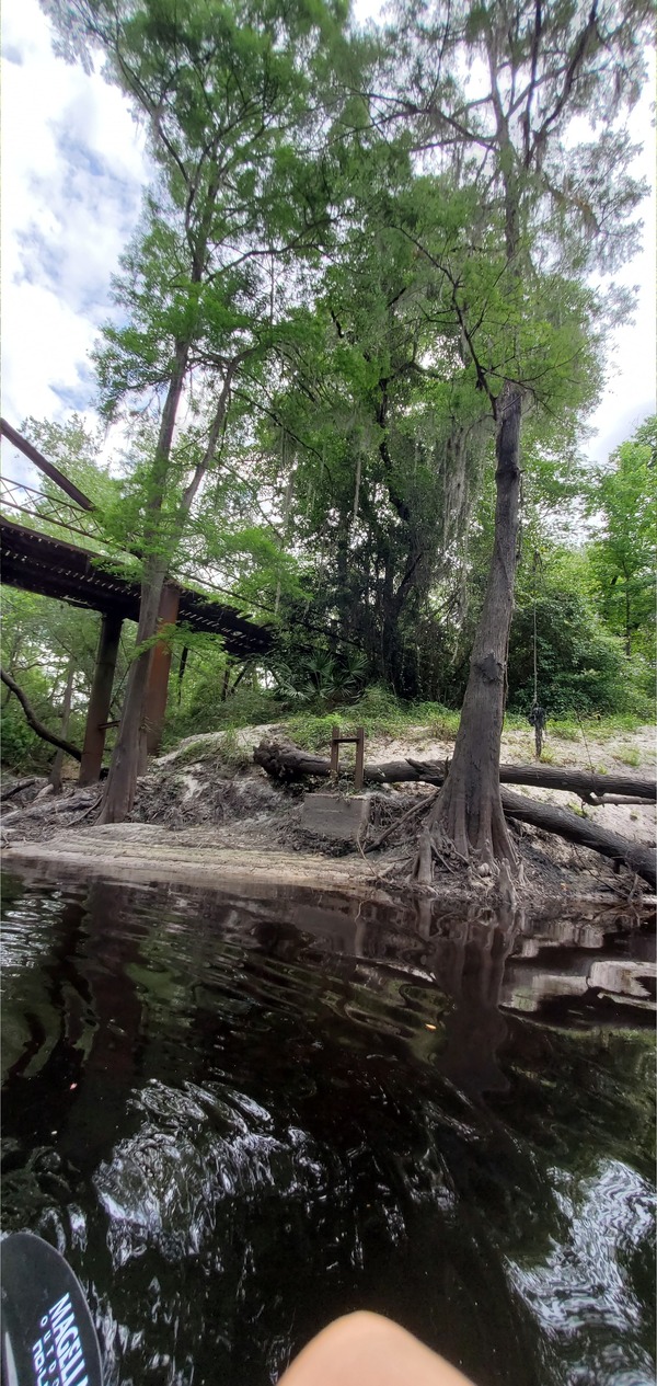 Old pier with Beatty Bridge, 11:20:02, 30.6159358, -83.0796516