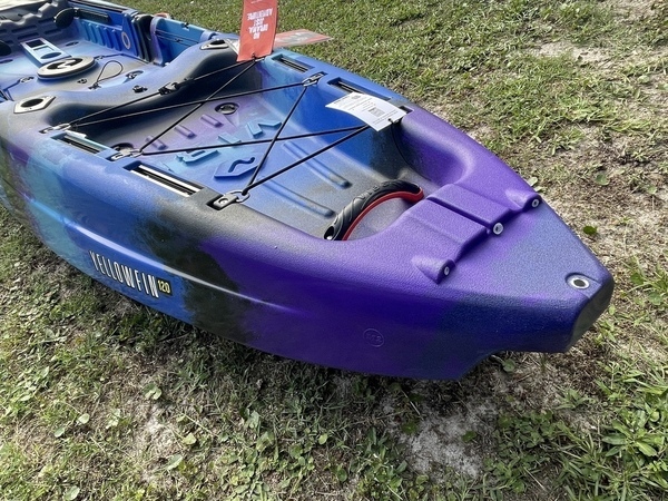 [Kayak stern and side]