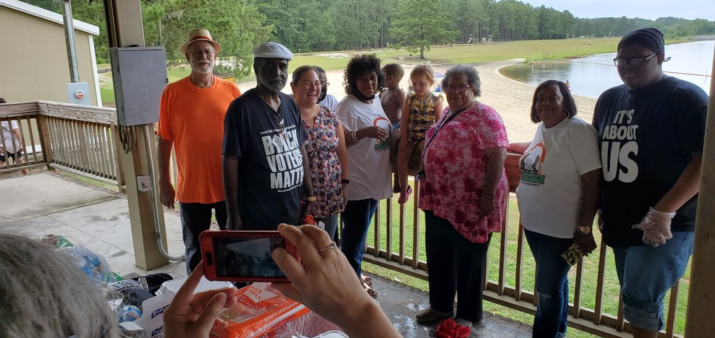 WWALS President Tom H. Johnson Jr., Fannie Gibbs, her and Gretchen's daughters, son, and grandchildren