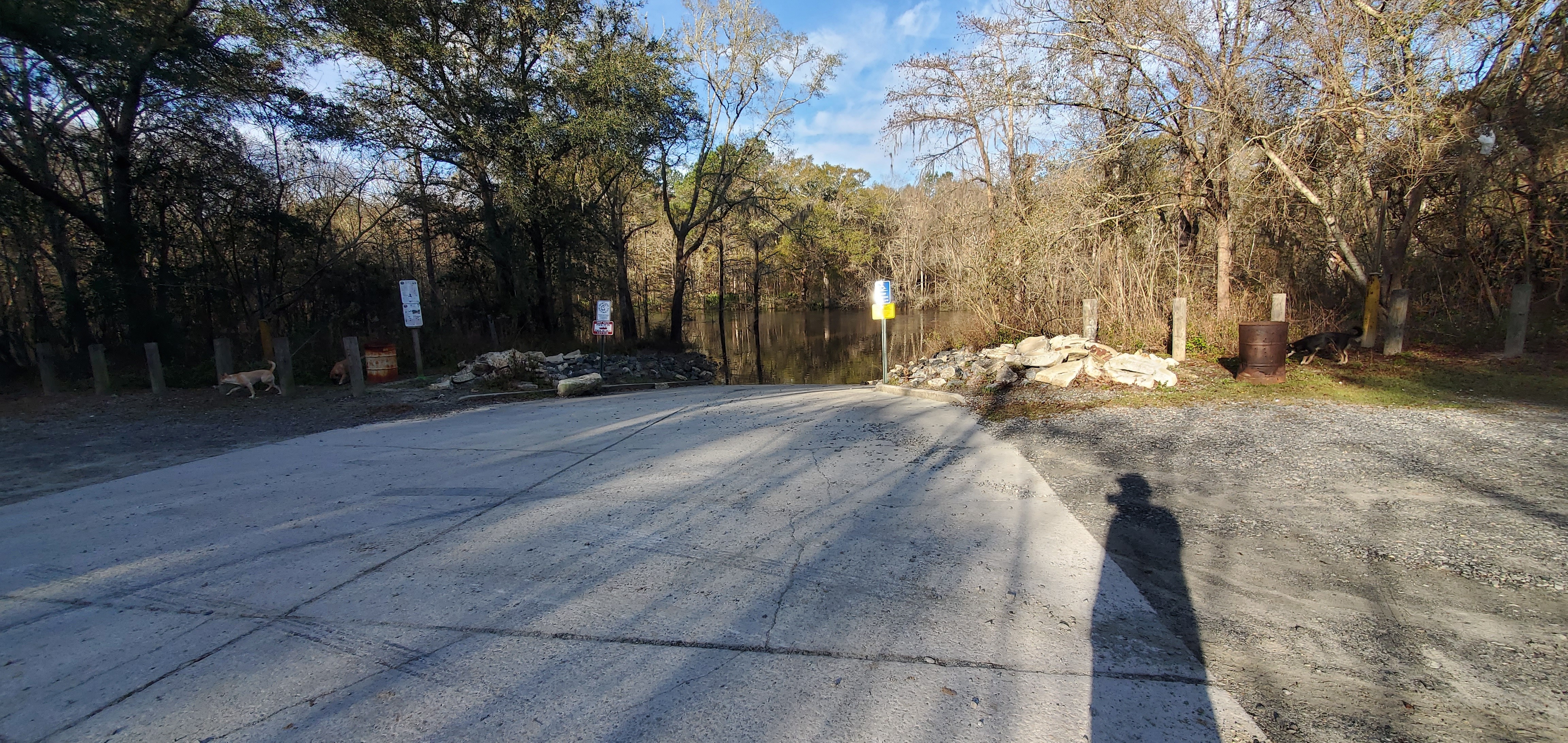 Context at 14.5' Folsom Bridge Gauge, 14' Valdosta Gauge, 09:14:38, 30.8514214, -83.3471565