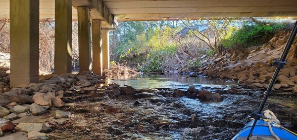 [Rapids under Gornto Road Bridge, 16:24:54, 30.8599788, -83.3170644]