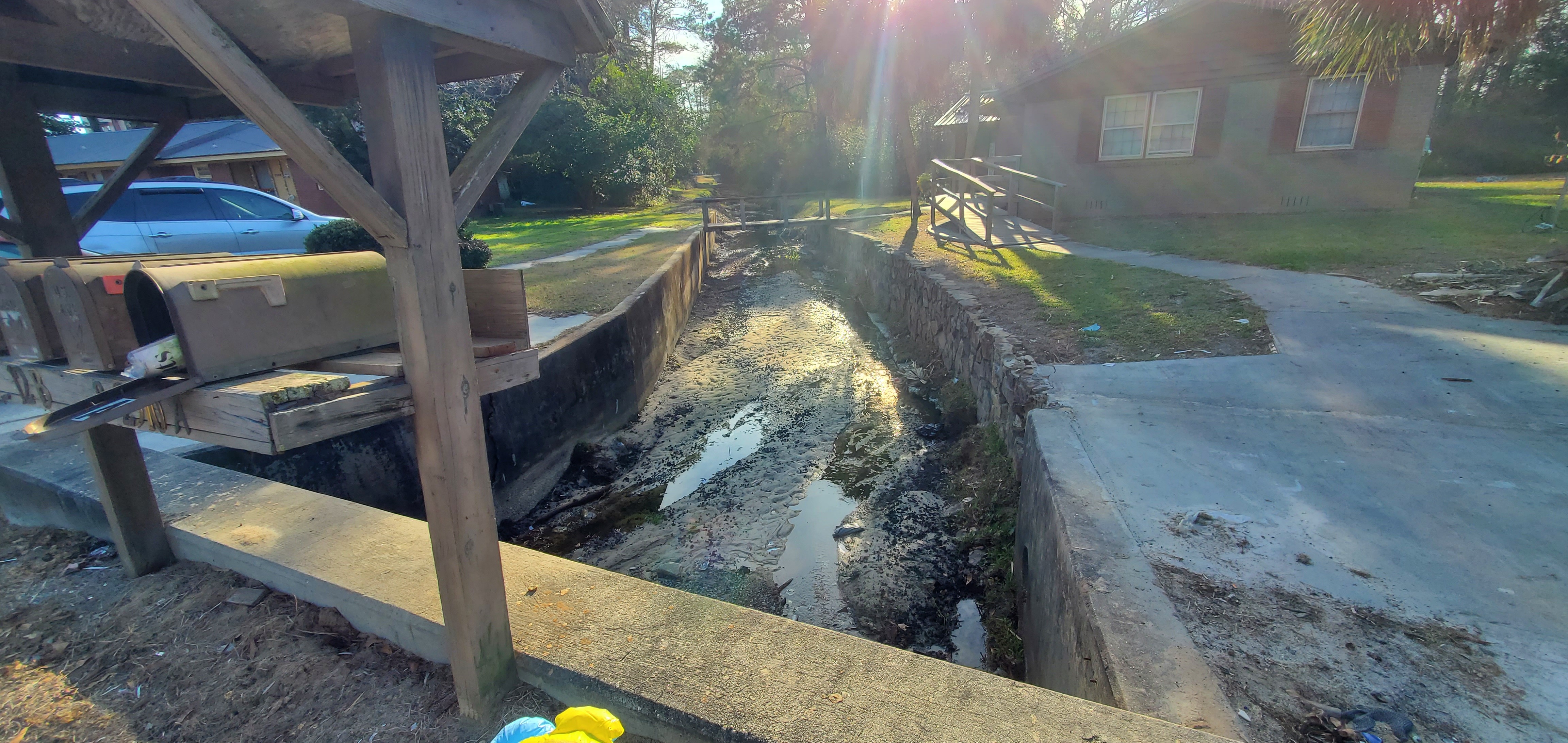 Looking downstream, 16:33:44, 30.8683001, -83.2847311