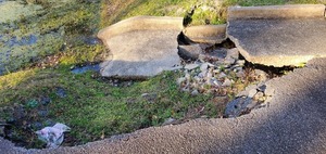 [Broken concrete at fountain pond, 17:09:12, 30.8686693, -83.2780356]