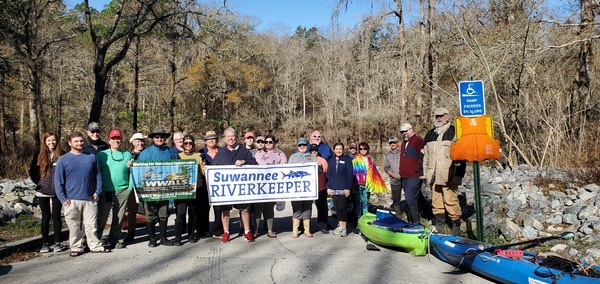 [Banners at Troupville Boat Ramp, 10:04:39, 30.8514310, -83.3473150]