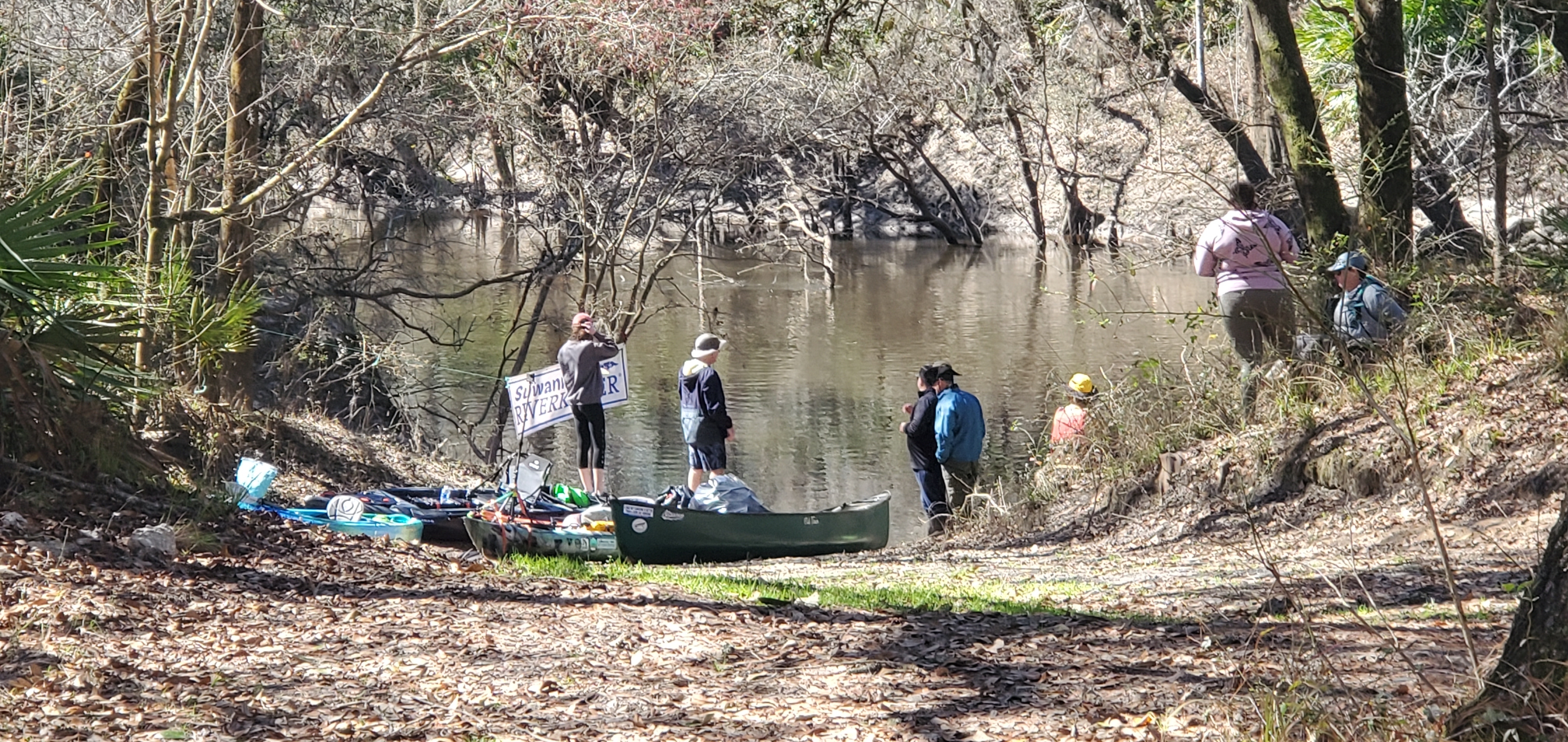 Lunching by the river, 13:02:20, 30.8159770, -83.4246330