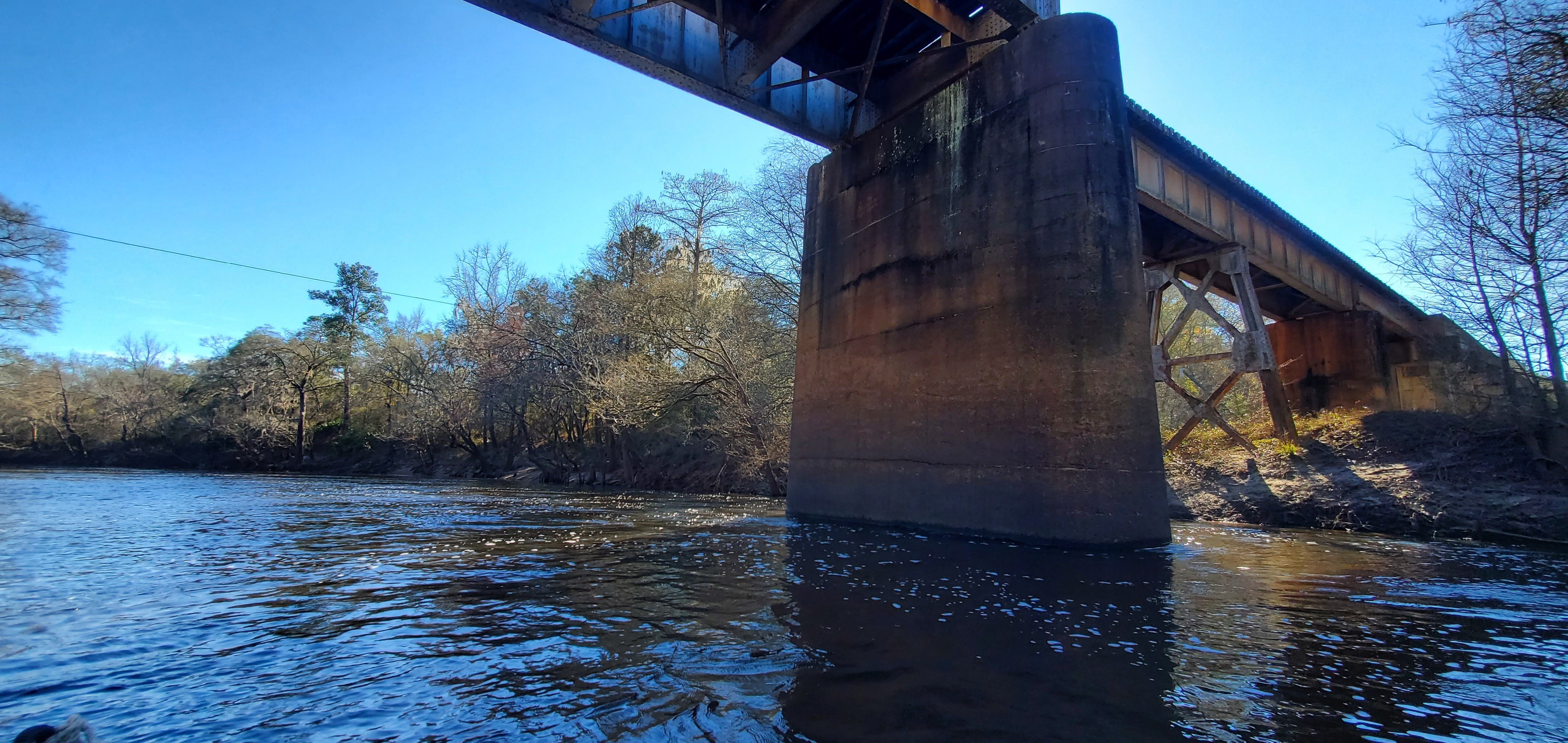 CSX RR Bridge, right bank, 15:29:27, 30.792894, -83.453455