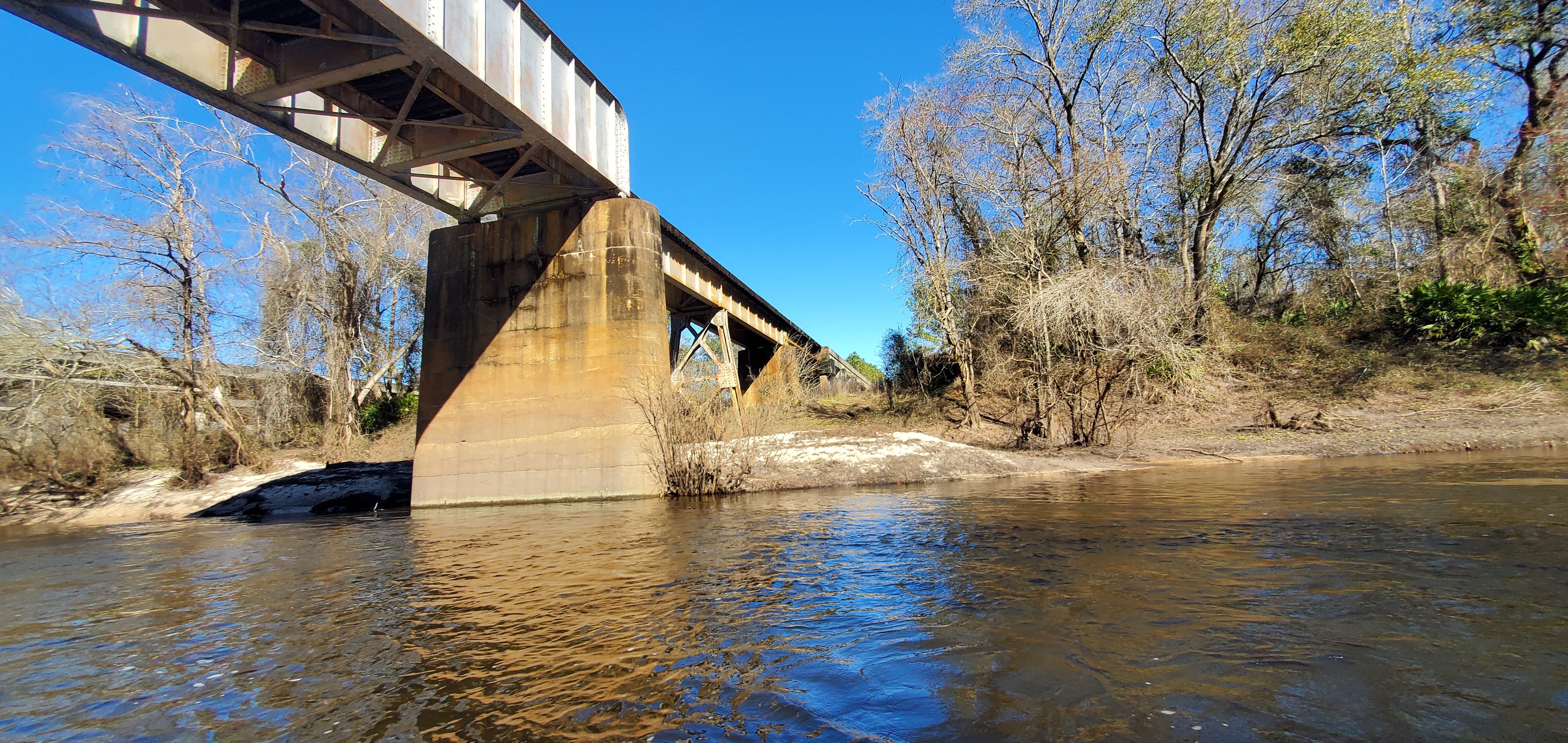 CSX RR Bridge, left bank, 15:29:39, 30.792894, -83.453455