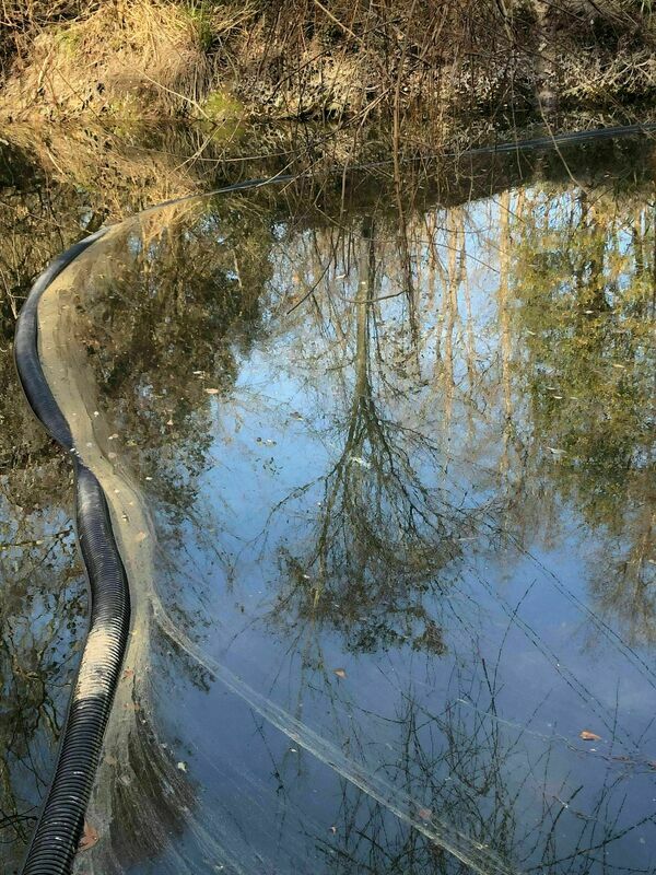 [Sinking boom Sugar Creek 2022-01-31 Photo: Russell McBride]