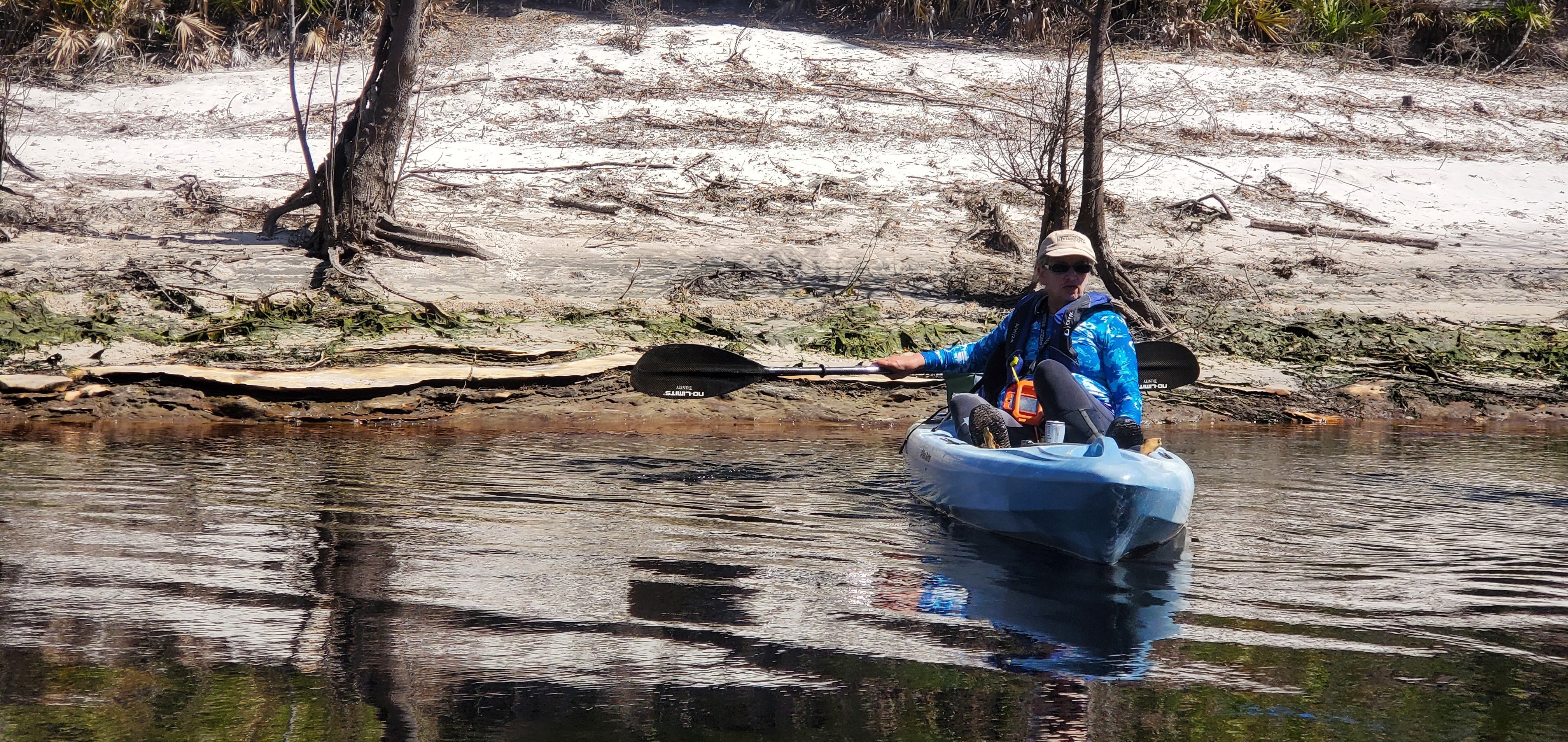 Gretchen and her lightweight paddle, 12:14:54, 30.5418628, -82.7194354