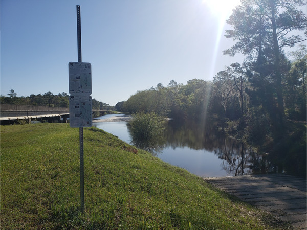 [Lakeland Boat Ramp, Alapaha River @ GA 122 2003-20-22]