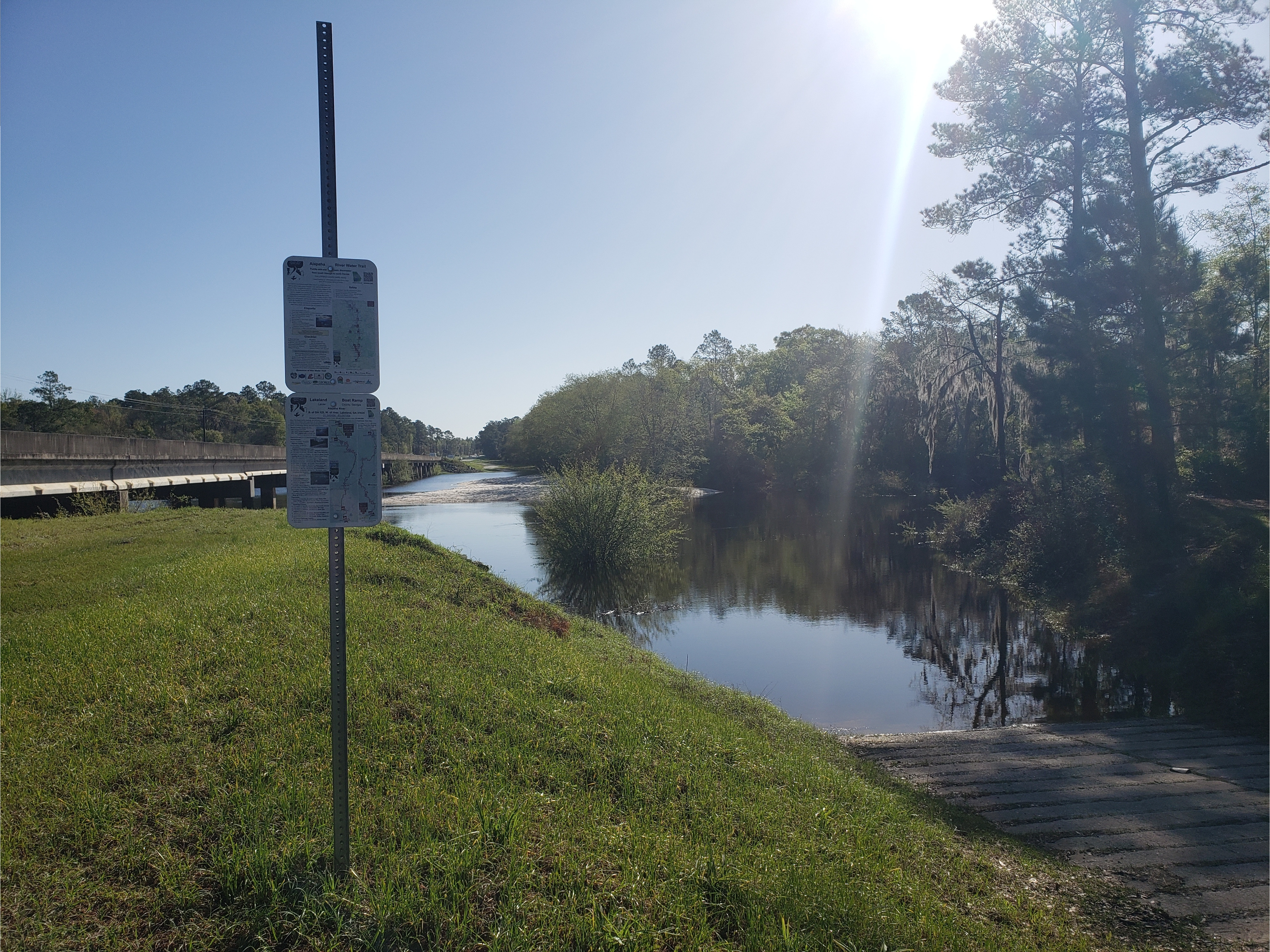 Lakeland Boat Ramp, Alapaha River @ GA 122 2003-20-22