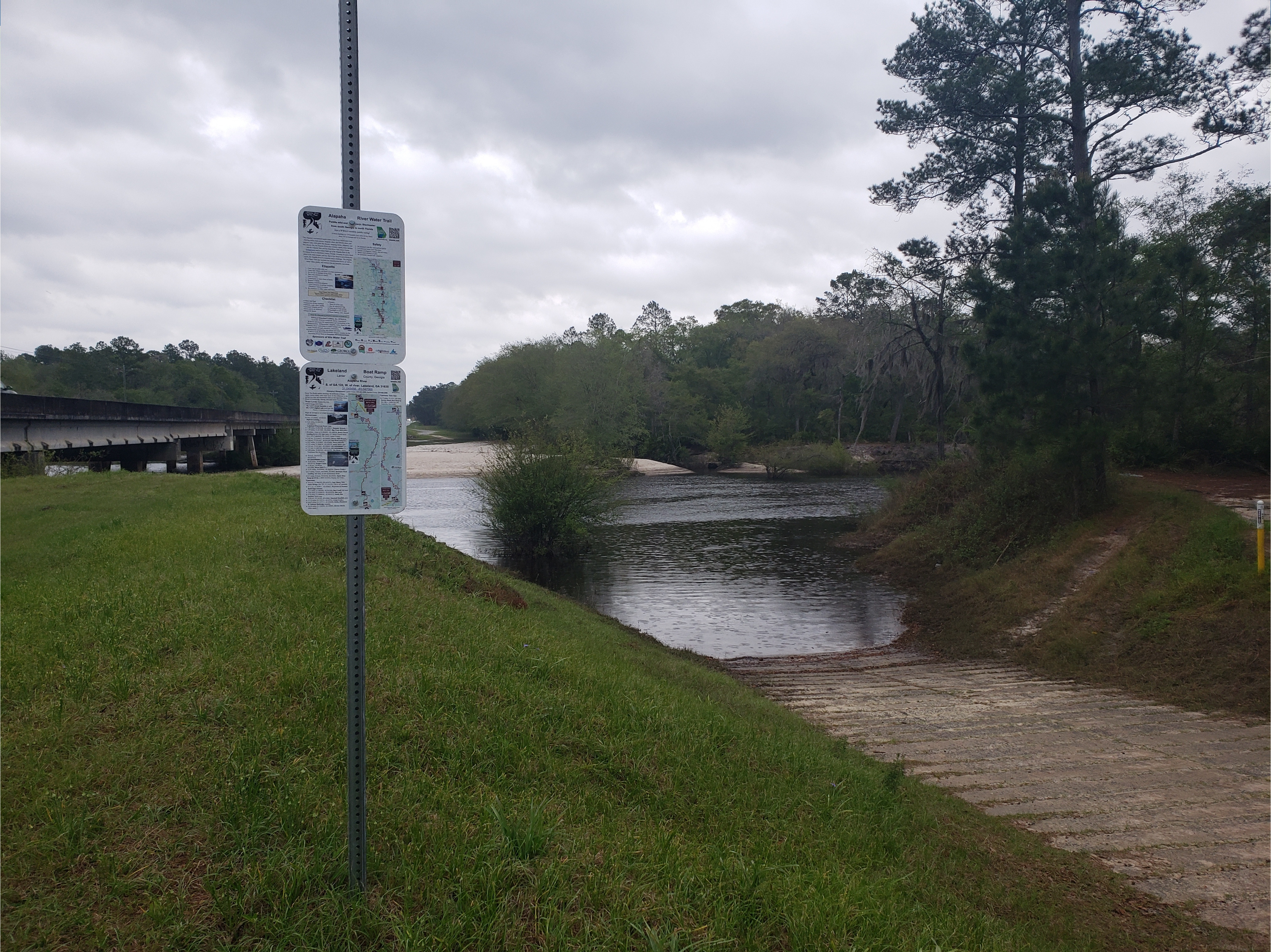 Lakeland Boat Ramp, Alapaha River @ GA 122 2003-20-22