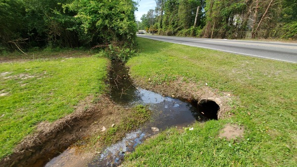 Ditch and culvert, east side, Barack Obama Blvd., 10:32:00, 30.8550063, -83.2658621