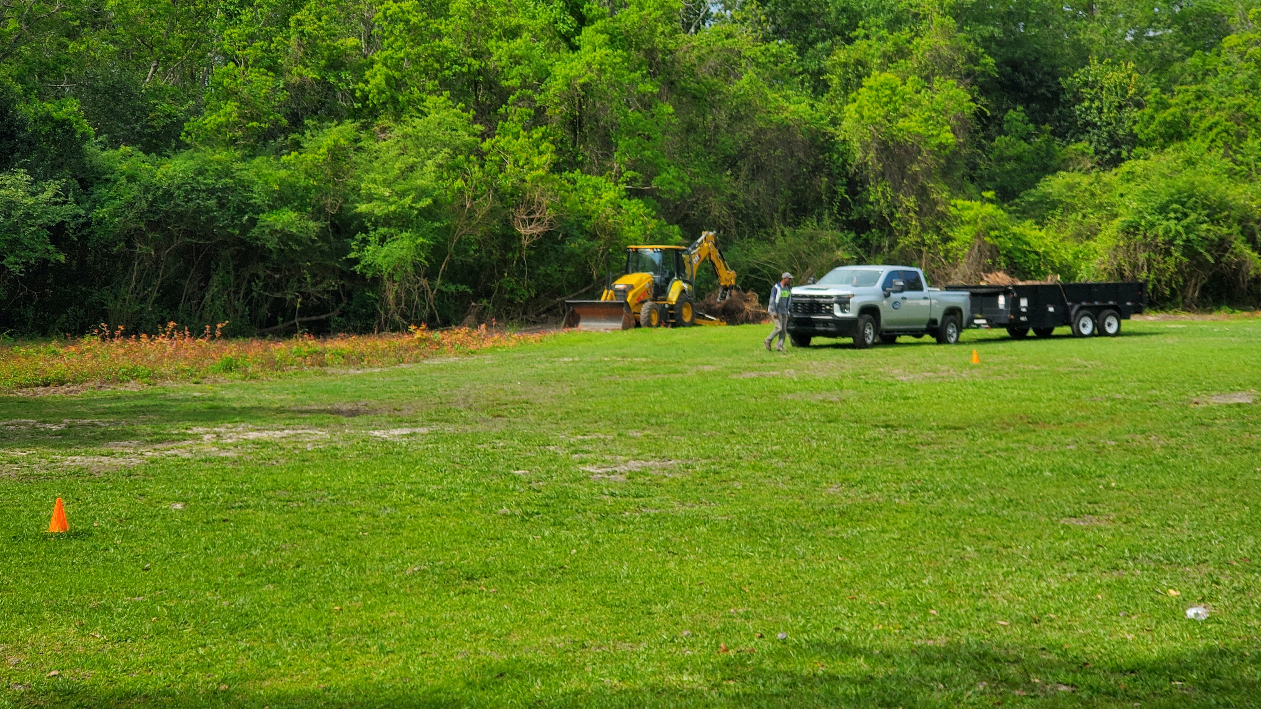 Backhoe north edge of woods, 10:27:24, 30.8552361, -83.2651406