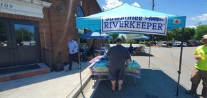 [Thanks, Jesse Cole, for helping set up the tent]