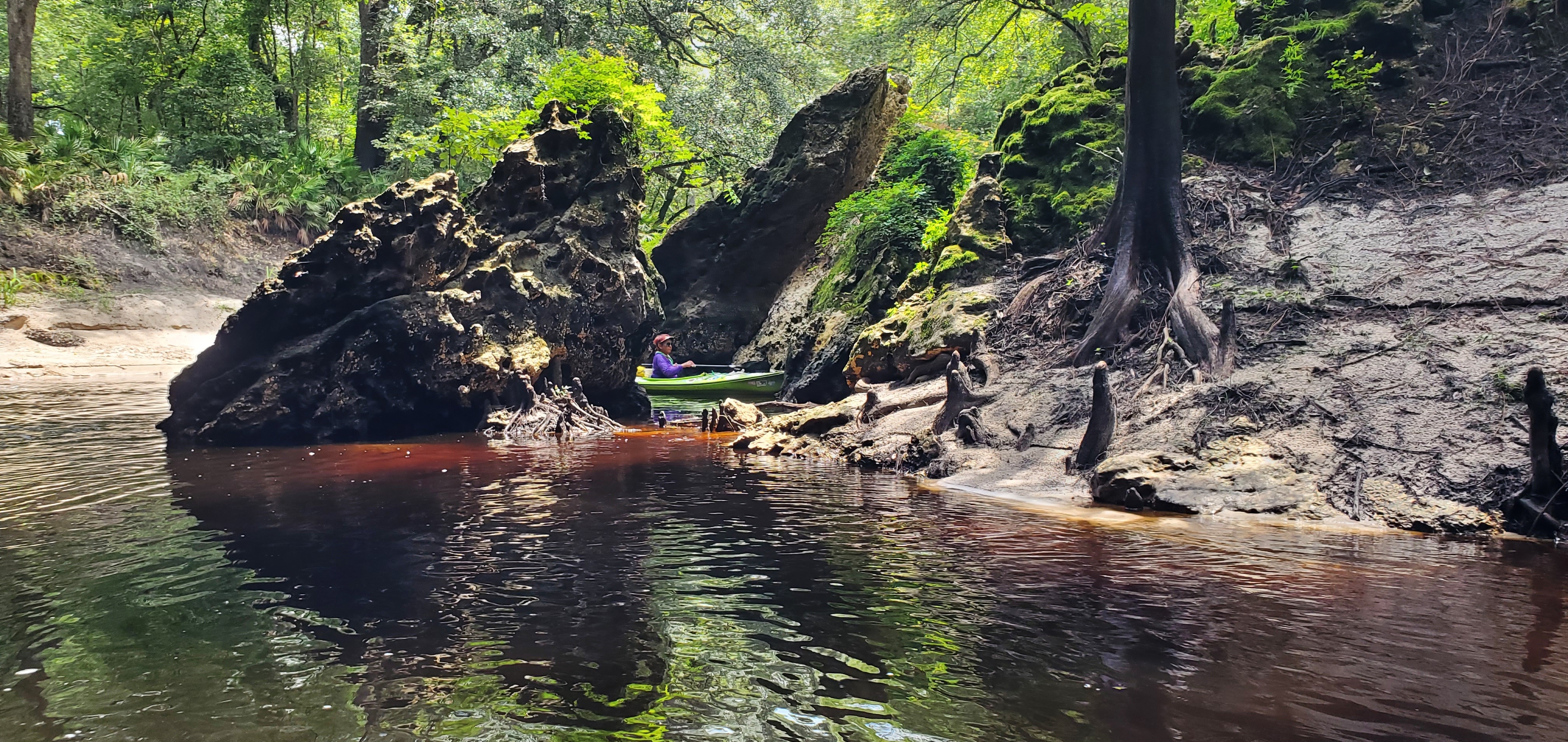 Boater inside split rock, 12:44:03, 30.6043400, -83.0756165