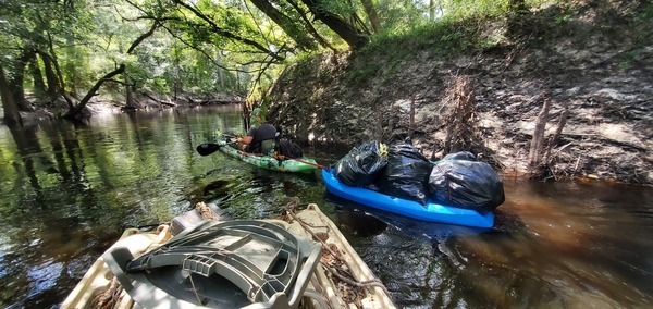 [Bobby and his trash barge, 15:47:17, 30.8458527, -83.3425265]