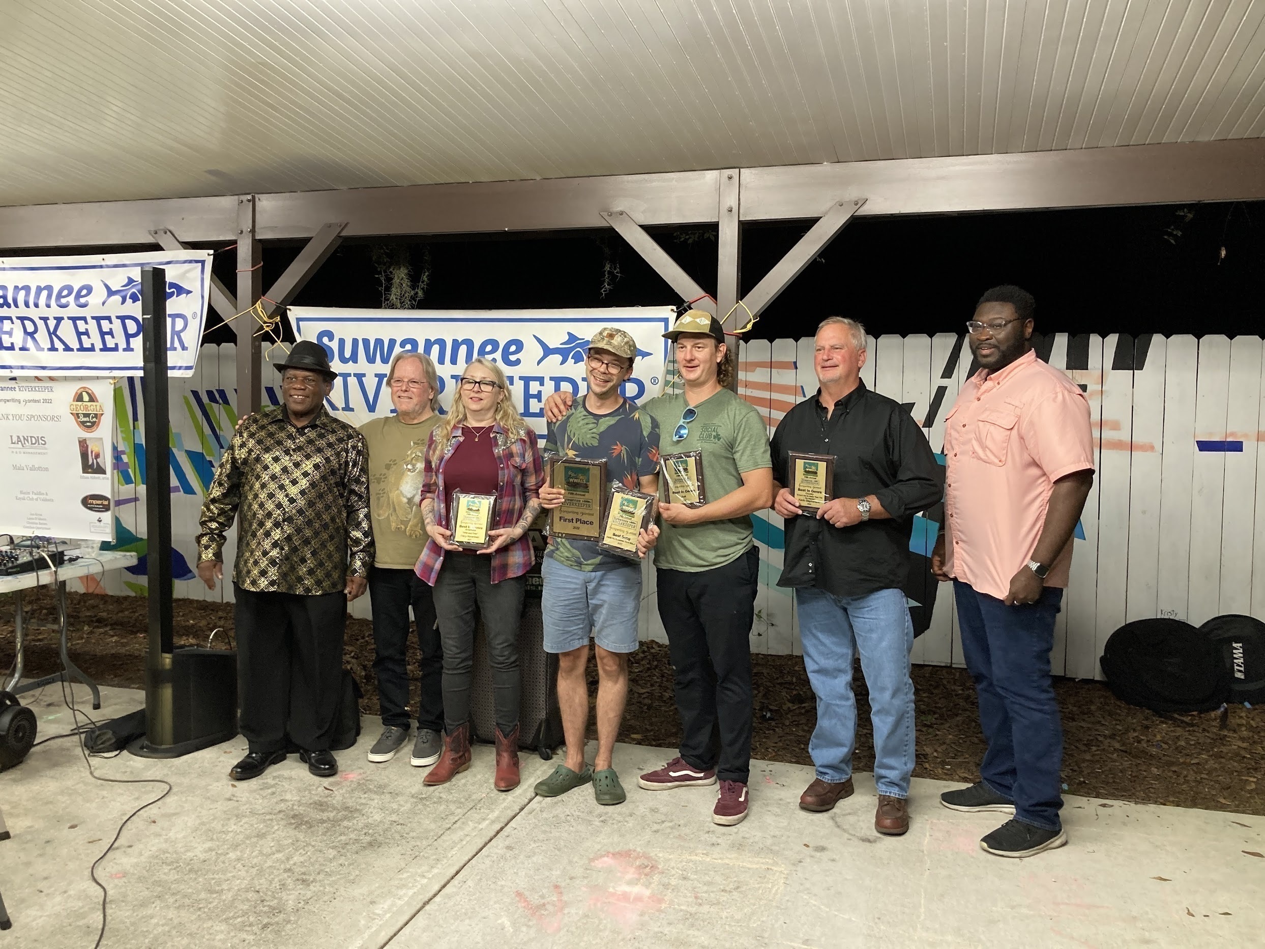 Judges: J.J. Rolle (l.), Kenji Bolden (r.), Joe Smothers (not picured)