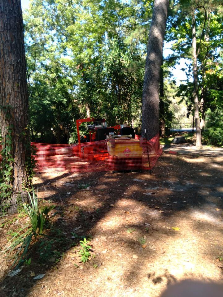 Red fence 30 feet from Patterson Street, 30.846576, -83.287409