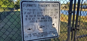 [Stormwater sign, 2022:10:18 09:15:30, 30.8460868, -83.2783302]