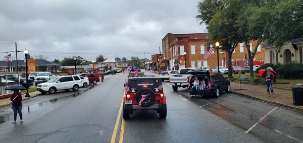 Lots of people for a drizzly day