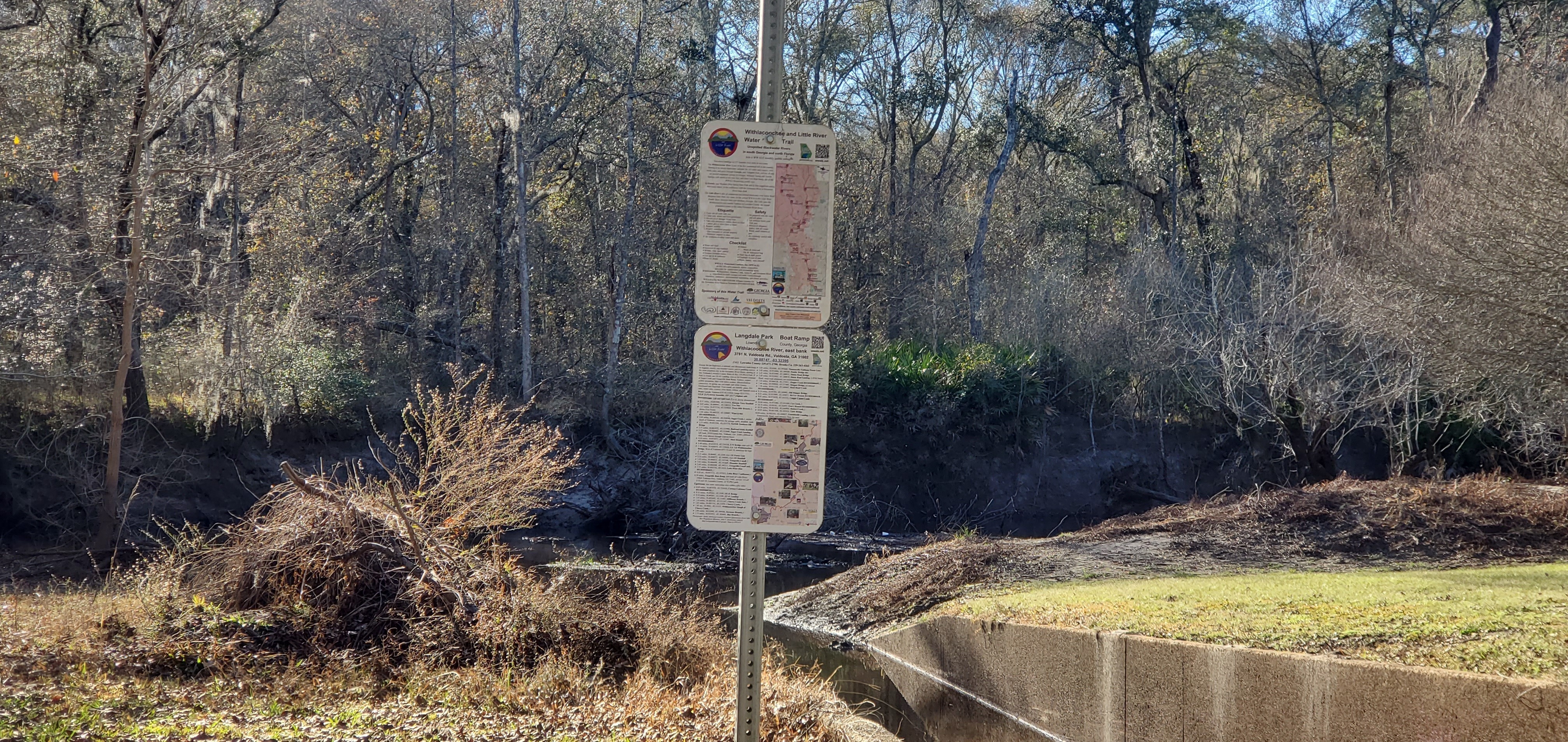 Signs, Langdale Park Boat Ramp, Withlacoochee River, 2023:01:06 15:28:13, 30.8875510, -83.3238035