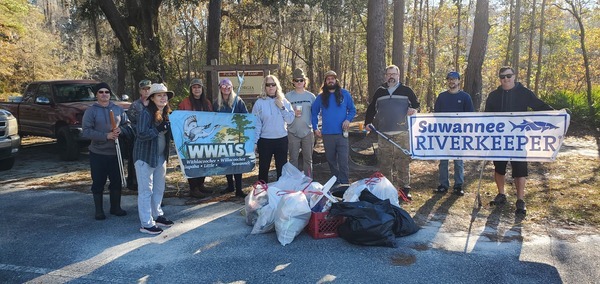 [Trash and banners at Statenville Boat Ramp]