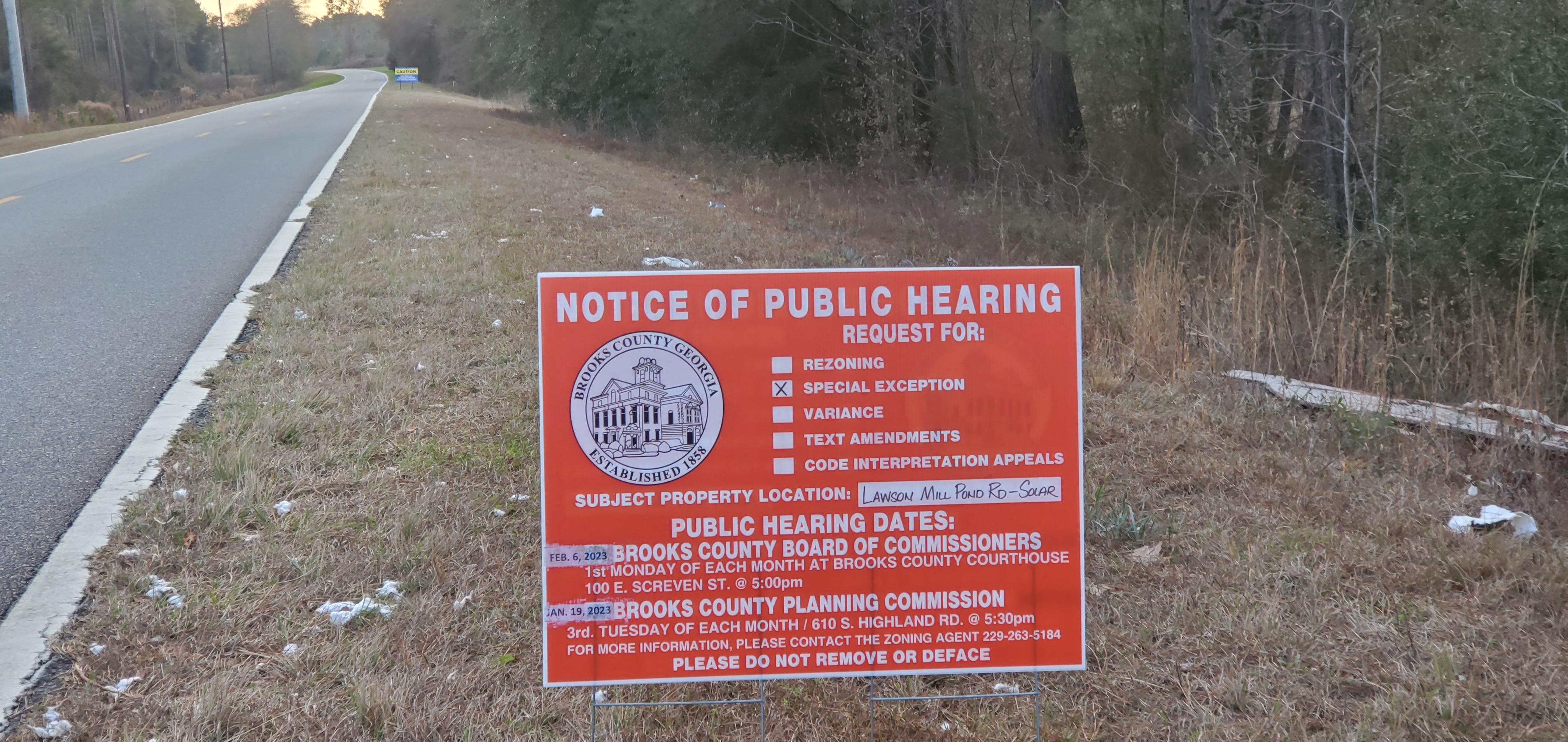 Public Hearing notice sign, 17:21:27, 30.9600595, -83.4554060