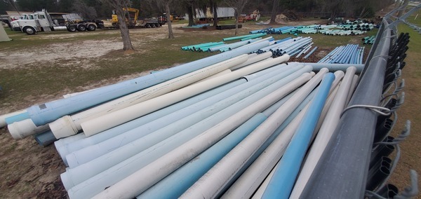 [Pipe yard next to Valdosta sign, 15:41:49, 30.8432712, -83.2456592]